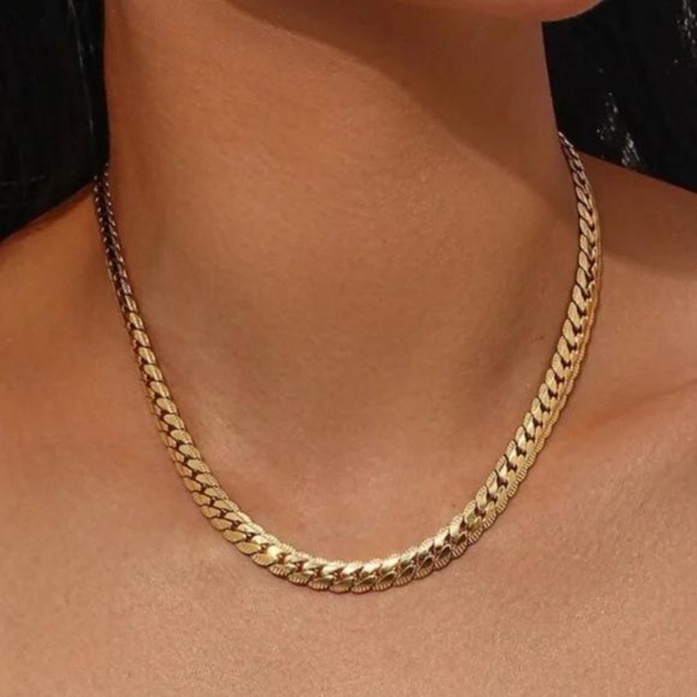 NEW 18K GOLD CUBAN CHUNKY CHAIN NECKLACE, NICE NECKLACE, CUTE NECKLACE